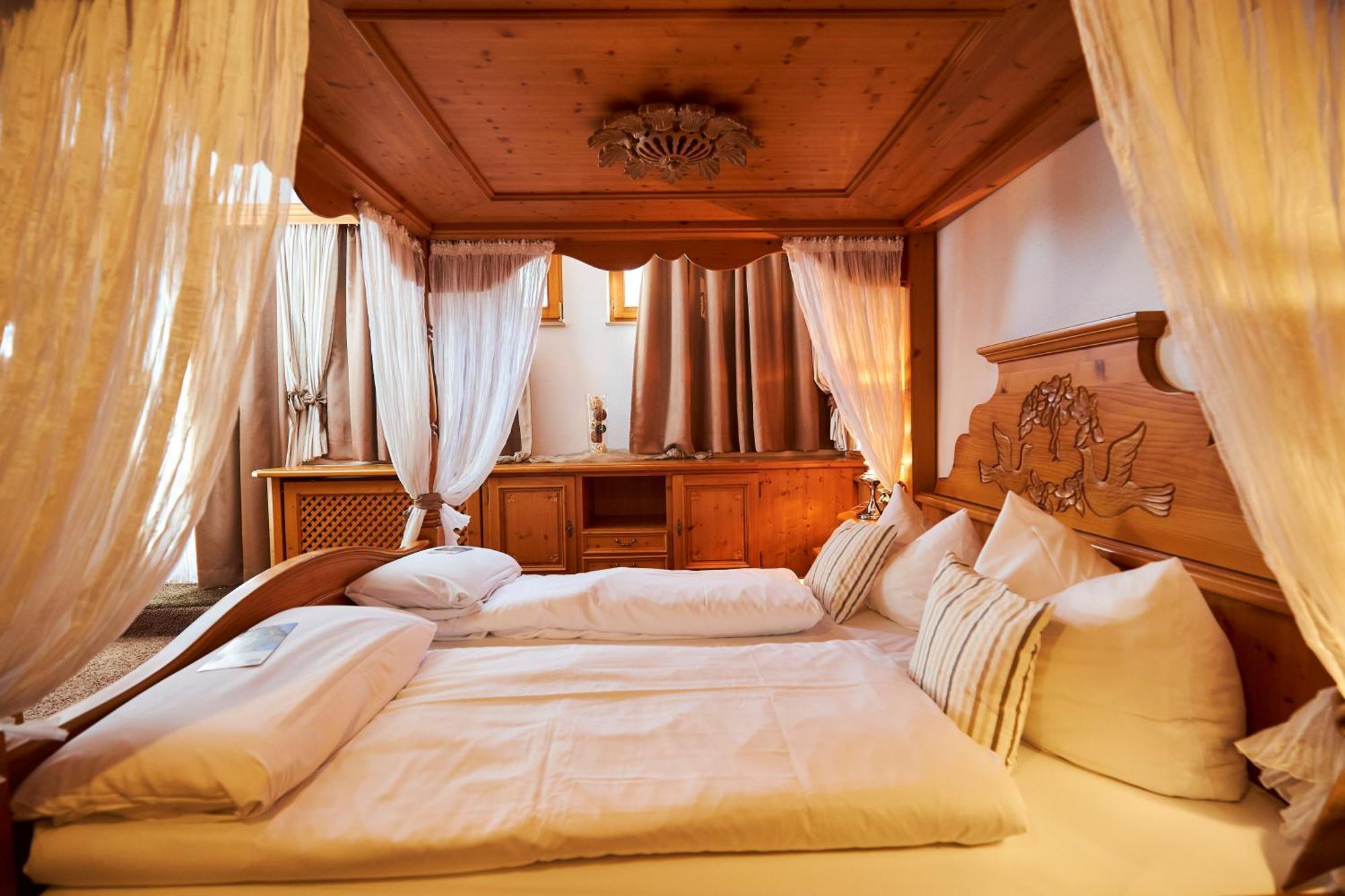 Flair Hotel Vier Jahreszeiten Бад-Урах Экстерьер фото