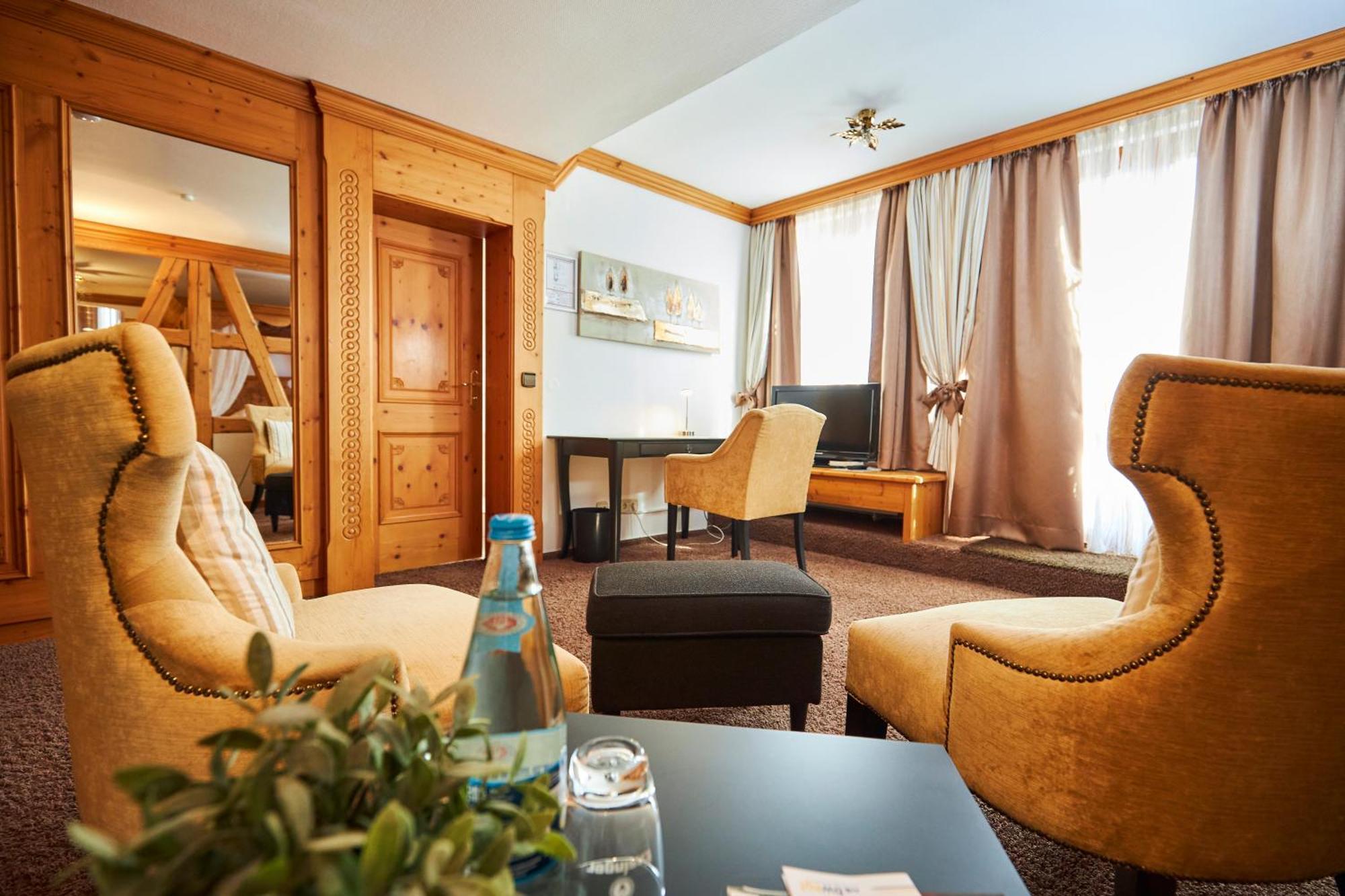 Flair Hotel Vier Jahreszeiten Бад-Урах Экстерьер фото