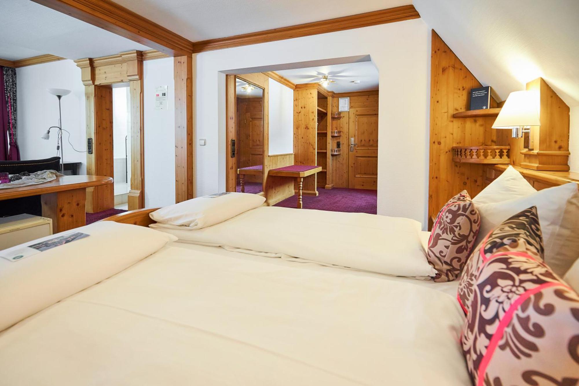 Flair Hotel Vier Jahreszeiten Бад-Урах Экстерьер фото