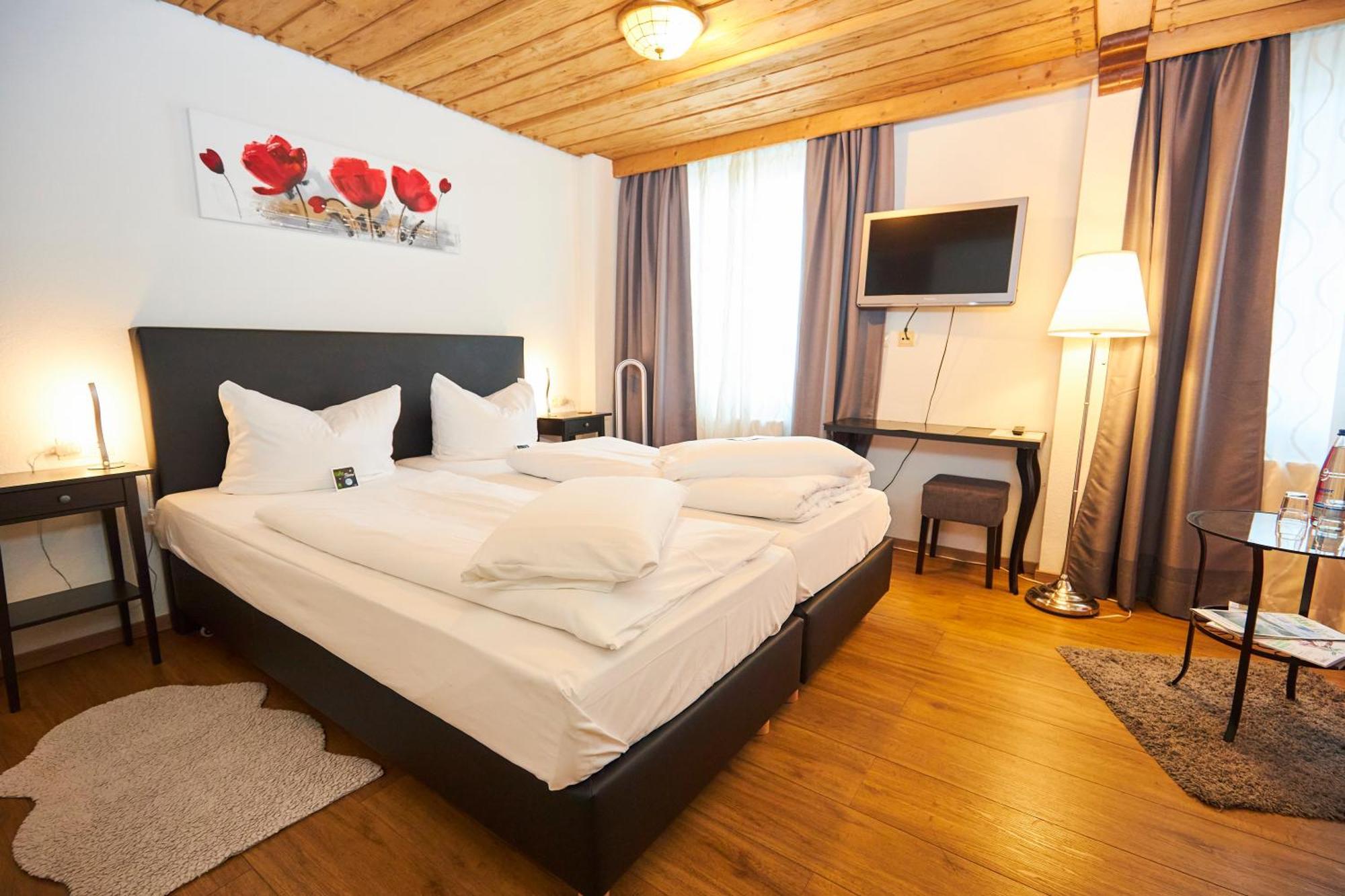 Flair Hotel Vier Jahreszeiten Бад-Урах Экстерьер фото