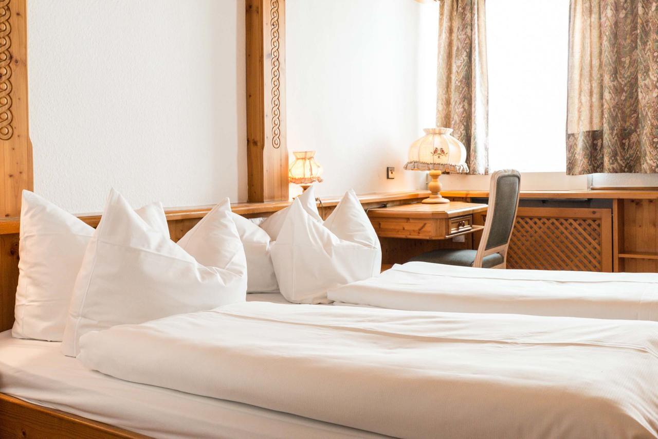 Flair Hotel Vier Jahreszeiten Бад-Урах Экстерьер фото